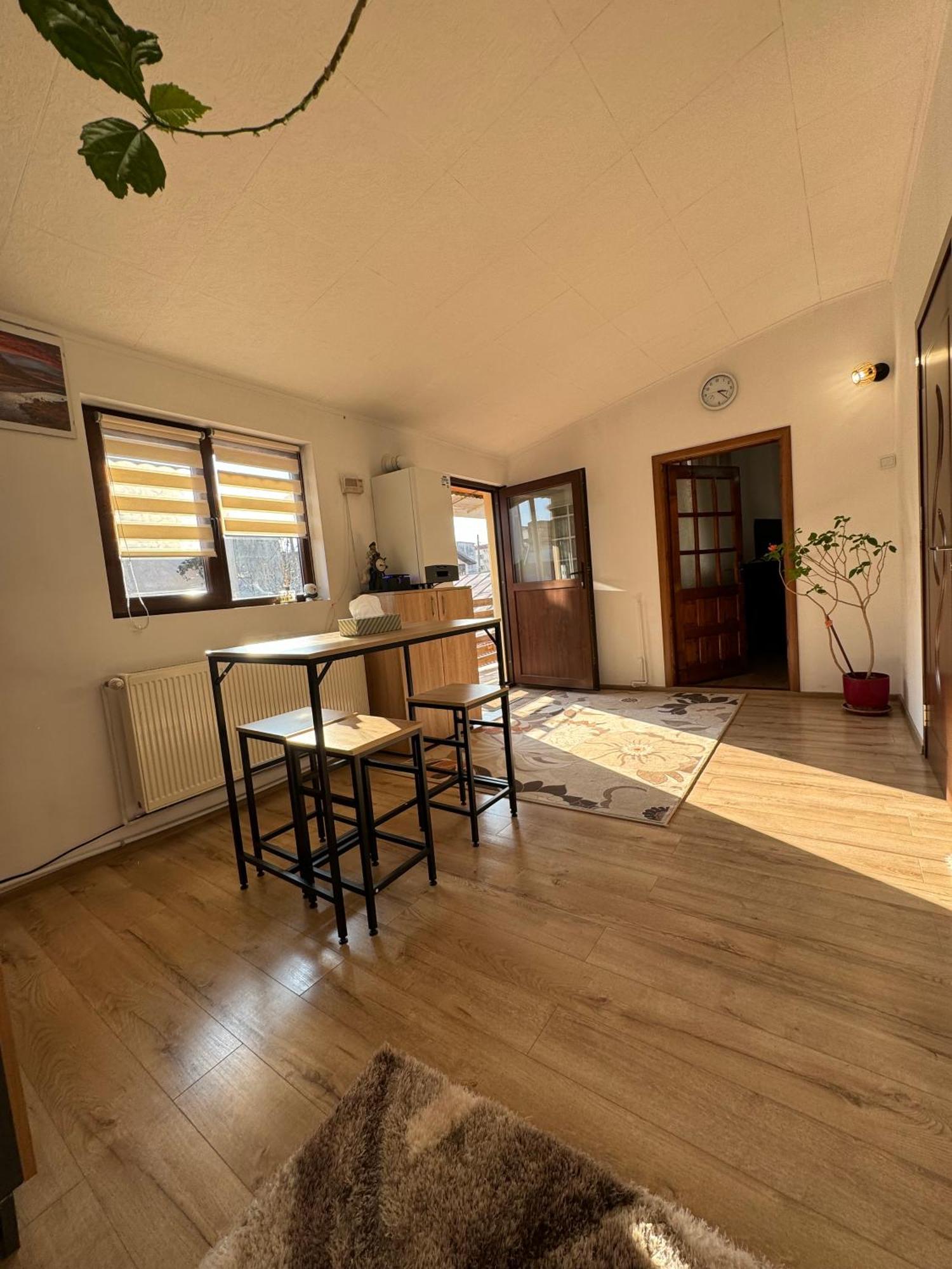 Victor 38 Apartment *